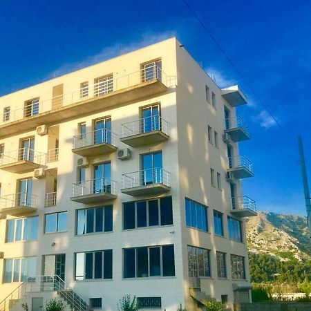 Deor Hotel Shengjin Exterior photo