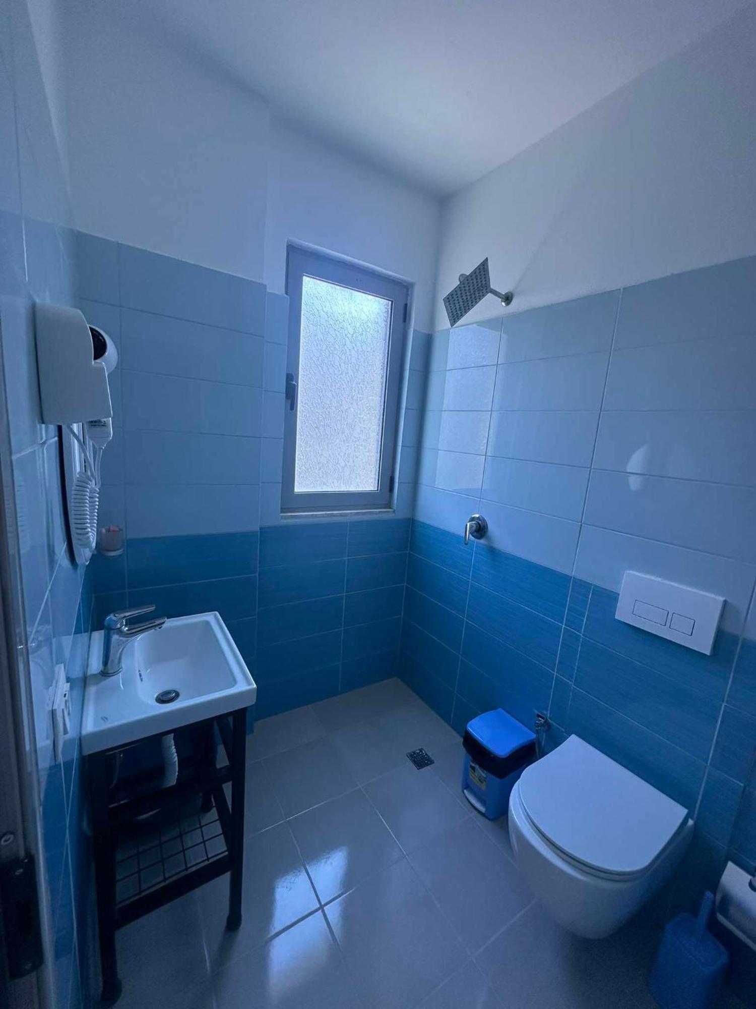Deor Hotel Shengjin Exterior photo