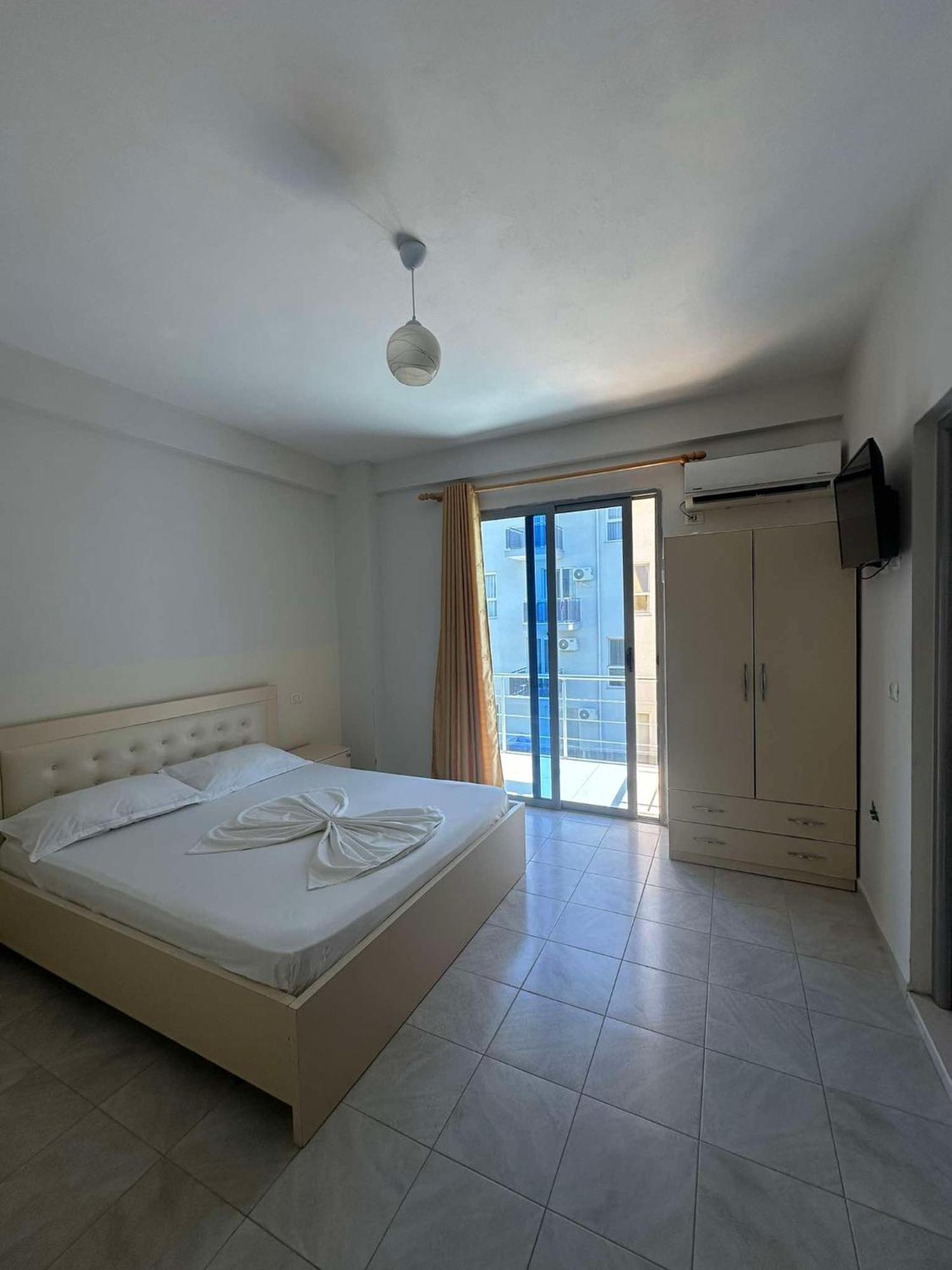 Deor Hotel Shengjin Exterior photo